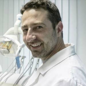 Dr. Raffaele Biagio Altomonte Dentista o Odontoiatra
