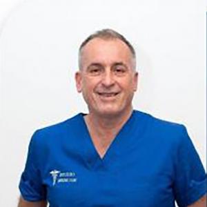 Dr. Alessandro Cipollina Dentista o Odontoiatra