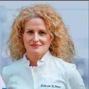 Dr.ssa Rosa Perez Neurochirurgo