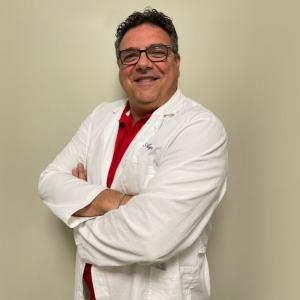 Dr. Ernesto Aquila Urologo