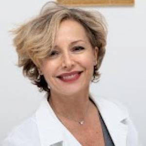 Dr.ssa Elena Caiazzo Chirurgo Plastico