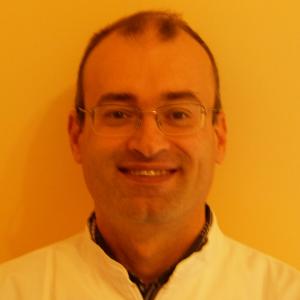 Dr. Emanuele Parola Dentista o Odontoiatra