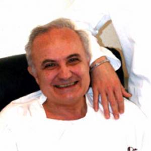 Prof. Vito A. Tomasicchio Dentista o Odontoiatra