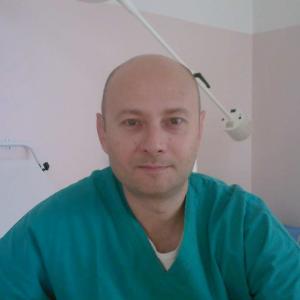 Dr. Edy Pablo Lucca