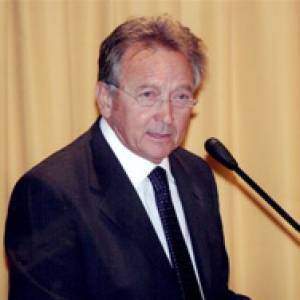 Dr. Carlo Colella Dermatologo