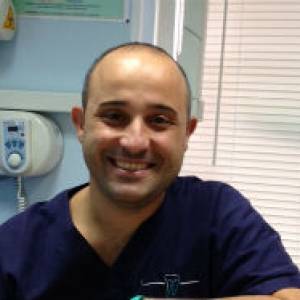 Dr. Alessandro Nasponi Dentista o Odontoiatra