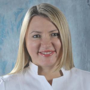 Dr.ssa Viktoriya Puhachova Dentista o Odontoiatra